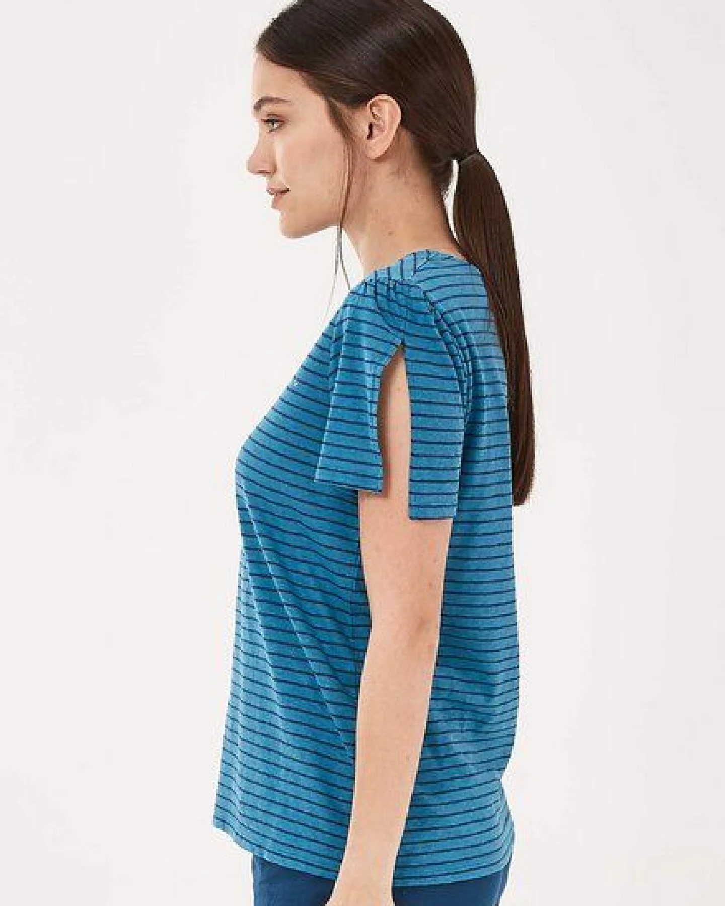 ORGANICATION T-Shirt aus Bio-Baumwolle und Leinen mit Armschlitze – Ansicht 3