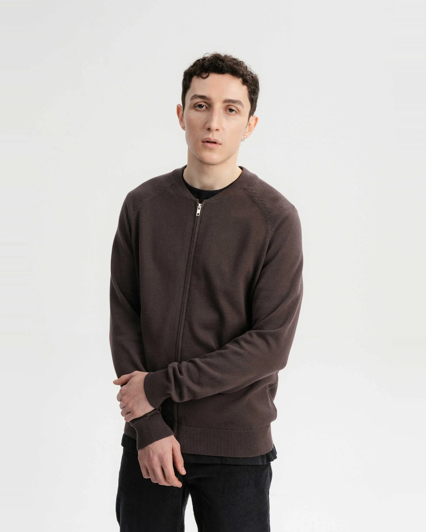 MELA Herren vegan Strickjacke Shamial Dunkelbraun – Ansicht 2
