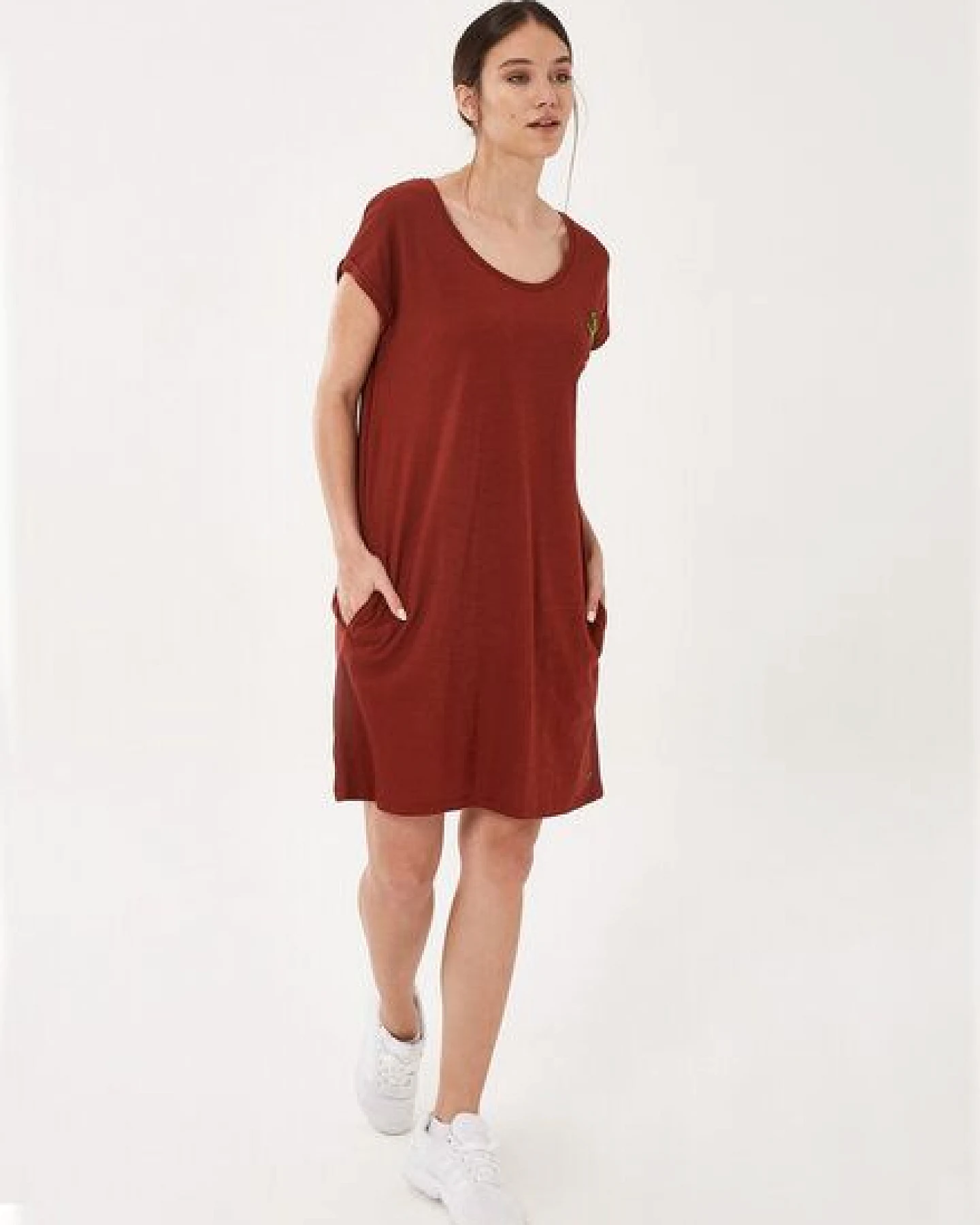ORGANICATION Slub-Jersey-Kleid aus Bio-Baumwolle mit Stickerei – Ansicht 2