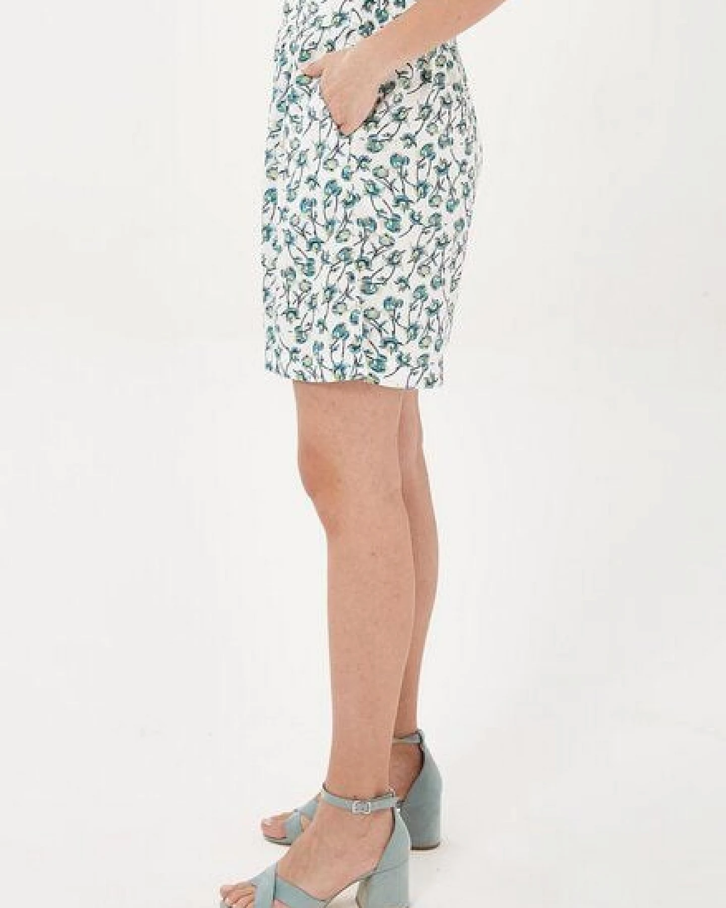 ORGANICATION Shorts aus TENCEL Lyocell mit Allover-Print – Ansicht 3