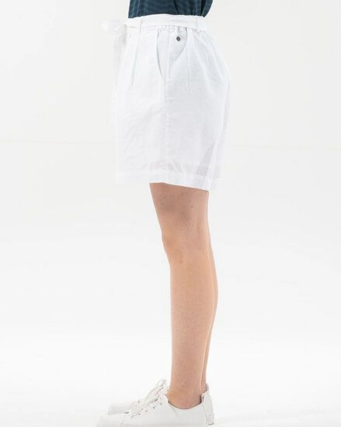ORGANICATION Shorts aus Leinengemisch mit Bindegürtel – Ansicht 3