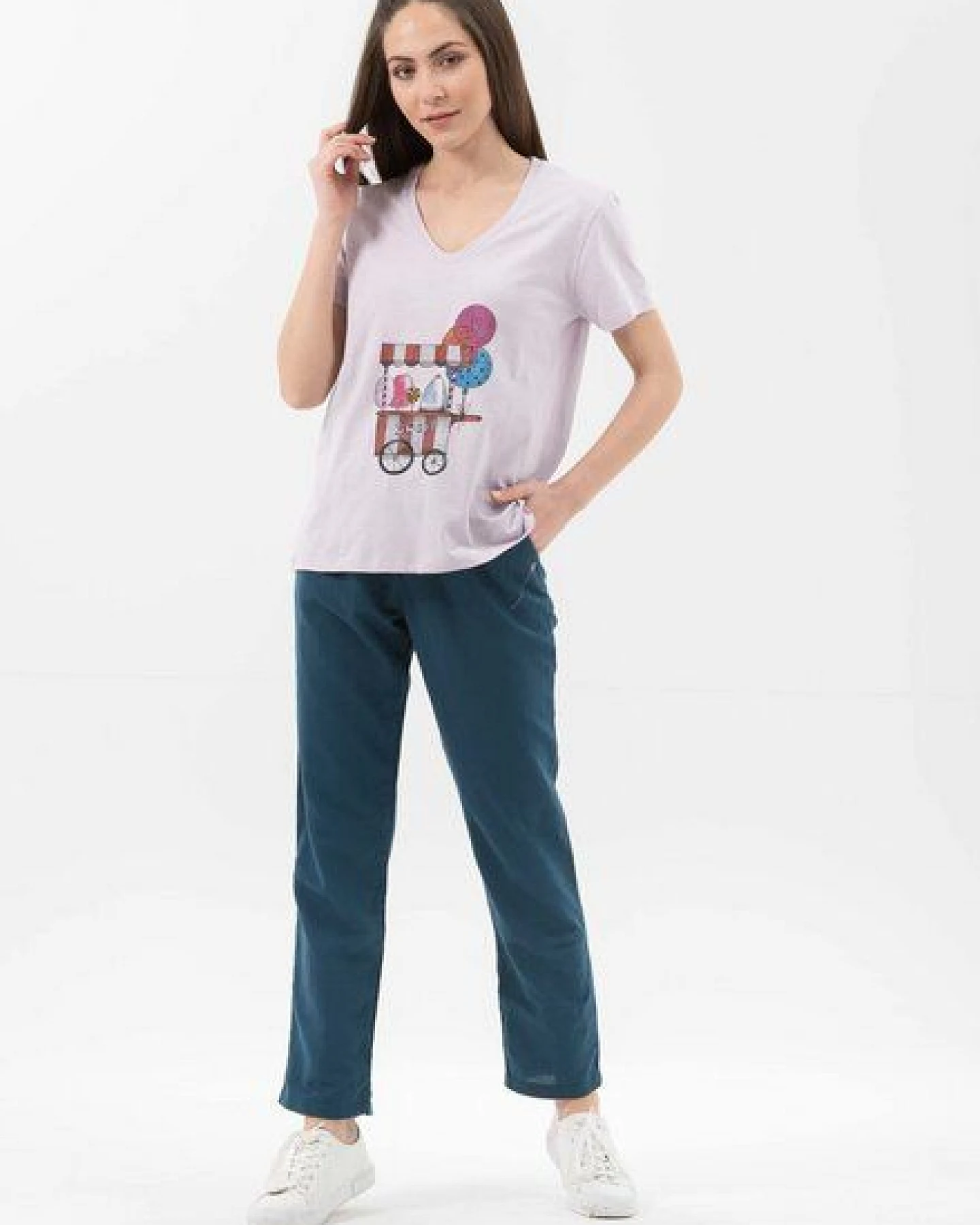 ORGANICATION T-Shirt aus Bio-Baumwolle mit V-Ausschnitt – Ansicht 2