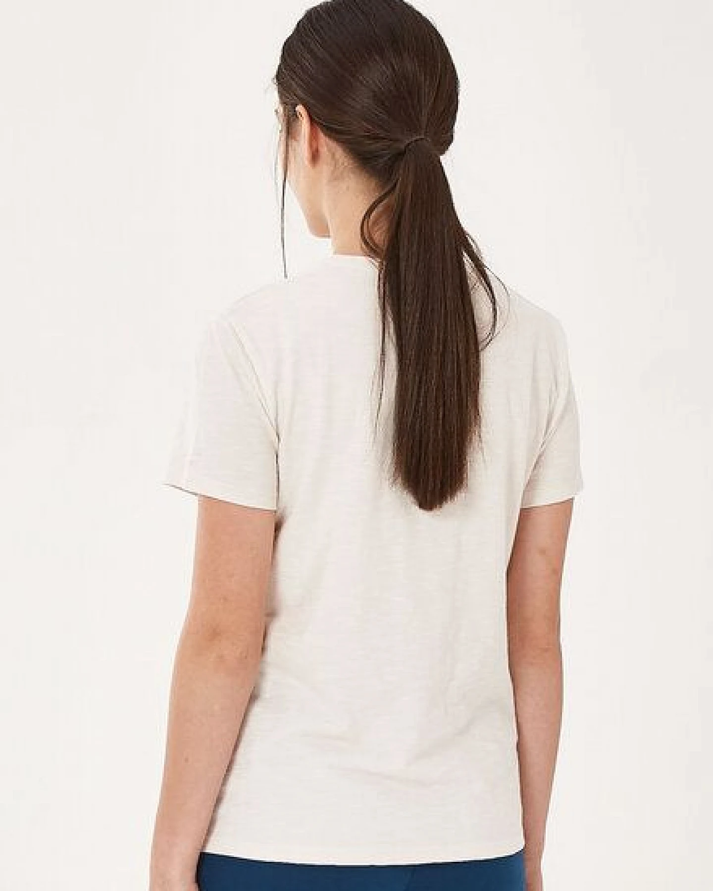 ORGANICATION T-Shirt aus Bio-Baumwolle mit V-Ausschnitt – Ansicht 4