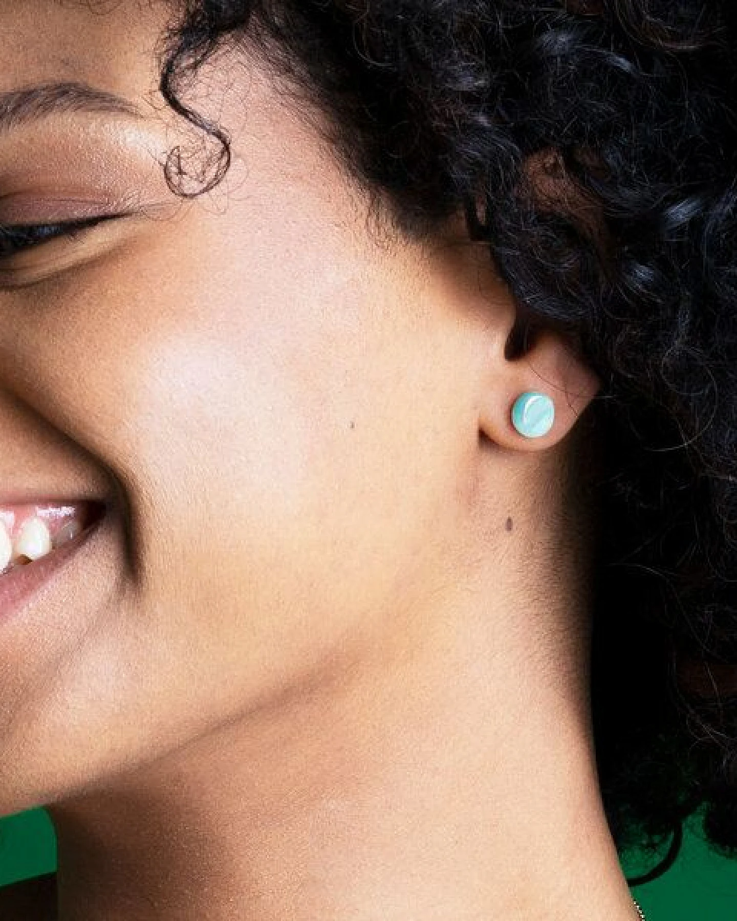 ALEXASCHA Kleine Glas Ohrstecker Rund – Ansicht 4