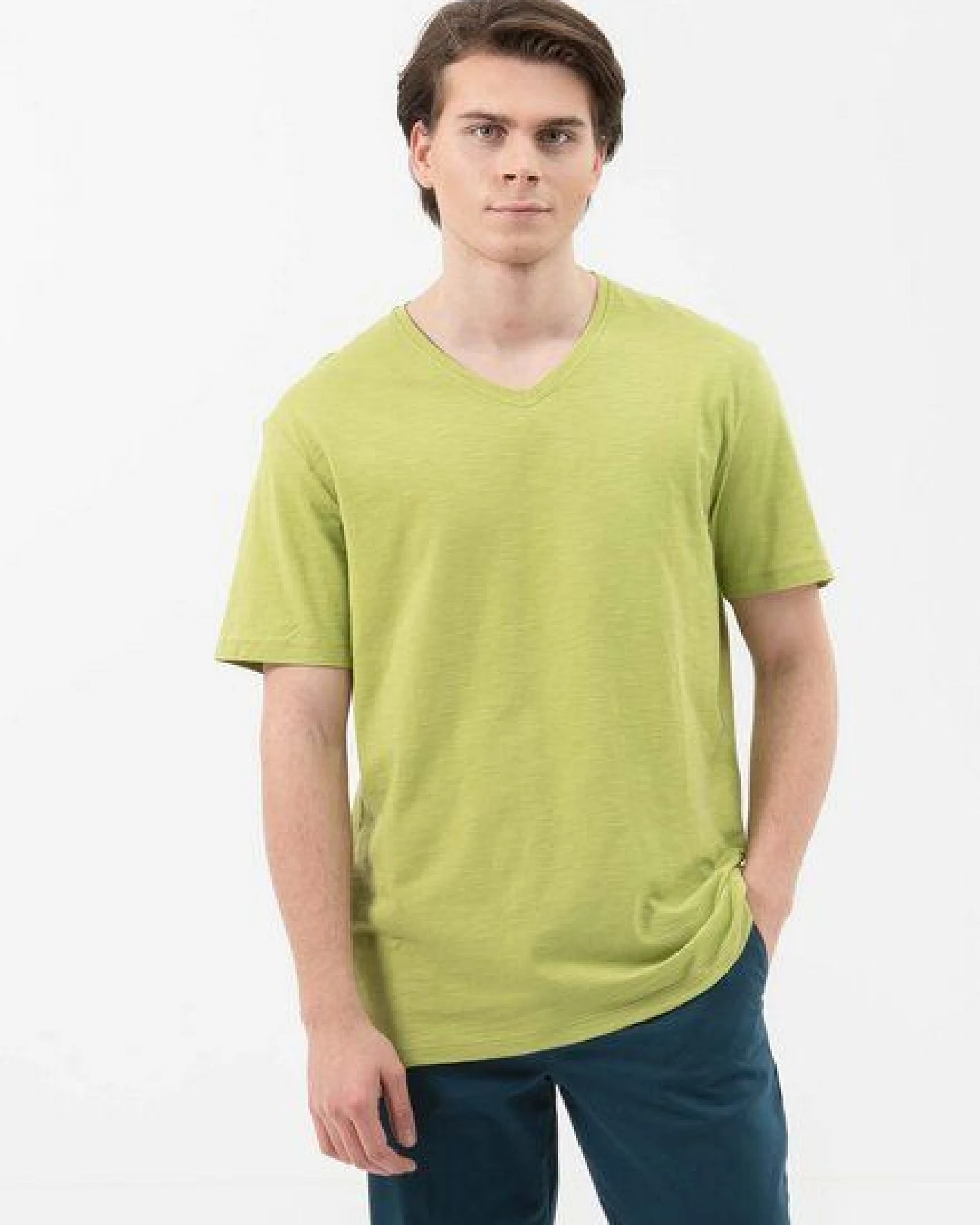 ORGANICATION Basic T-Shirt aus Bio-Baumwolle mit V-Ausschnitt – Ansicht 4