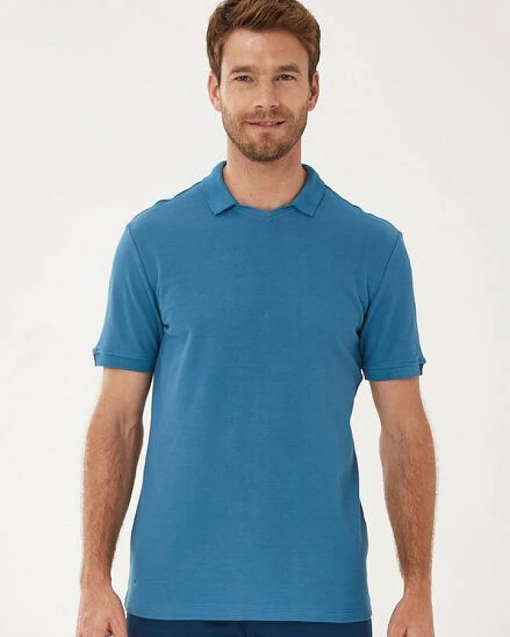 ORGANICATION Poloshirt aus Bio-Baumwolle mit V-Ausschnitt