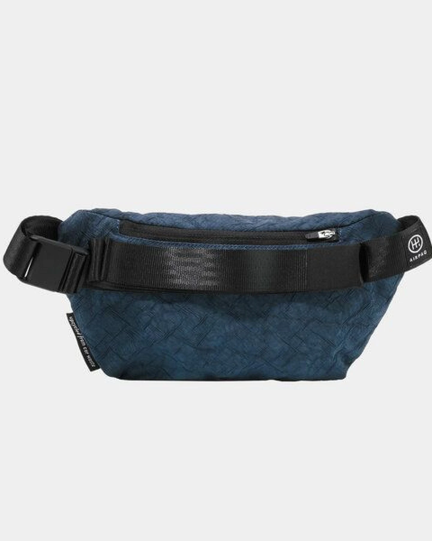 Airpaq Bauchtasche aus Autoschrott – Ansicht 4
