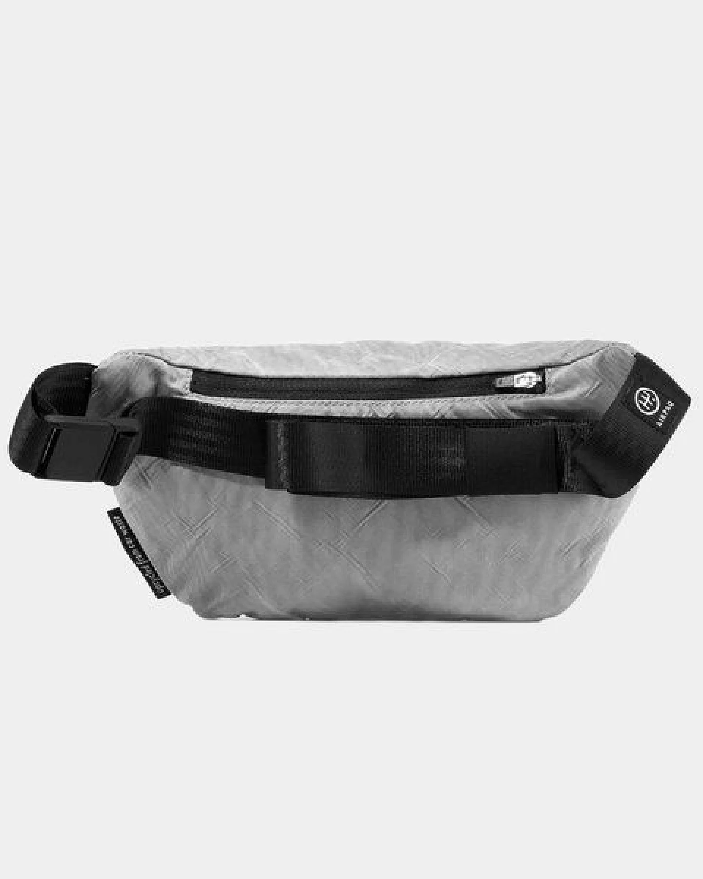 Airpaq Bauchtasche aus Autoschrott – Ansicht 4