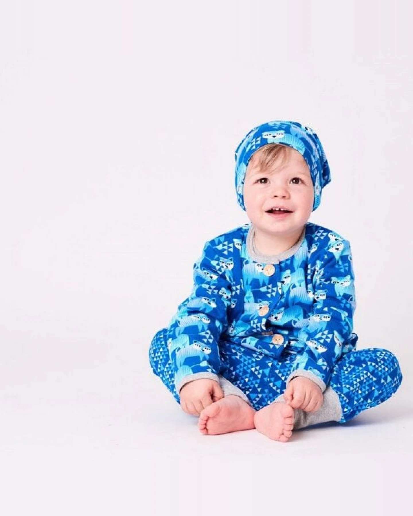 Cheeky Apple Gefütterte Baby-Haube aus Bio-Baumwolle "Tiger" Blau – Ansicht 3