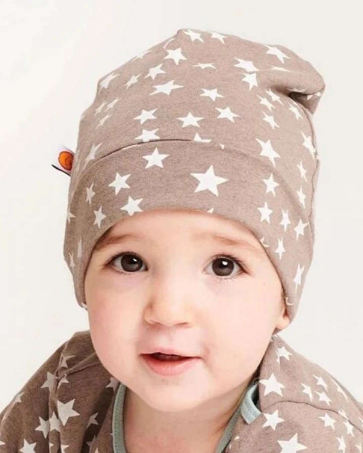 Cheeky Apple Gefütterte Baby-Haube aus Bio-Baumwolle "Stars Taupe" Braun/Weiß
