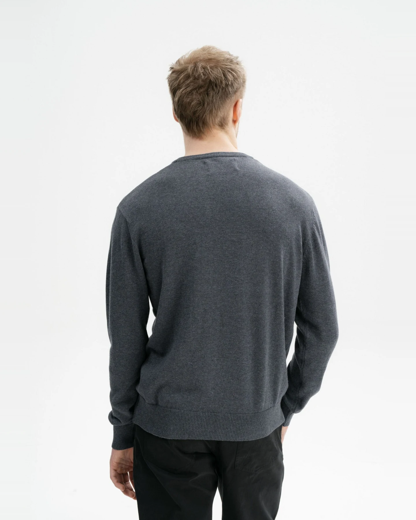 MELA Herren vegan Feinstrickpullover Himal Anthrazit Melange Dunkelgrau – Ansicht 2