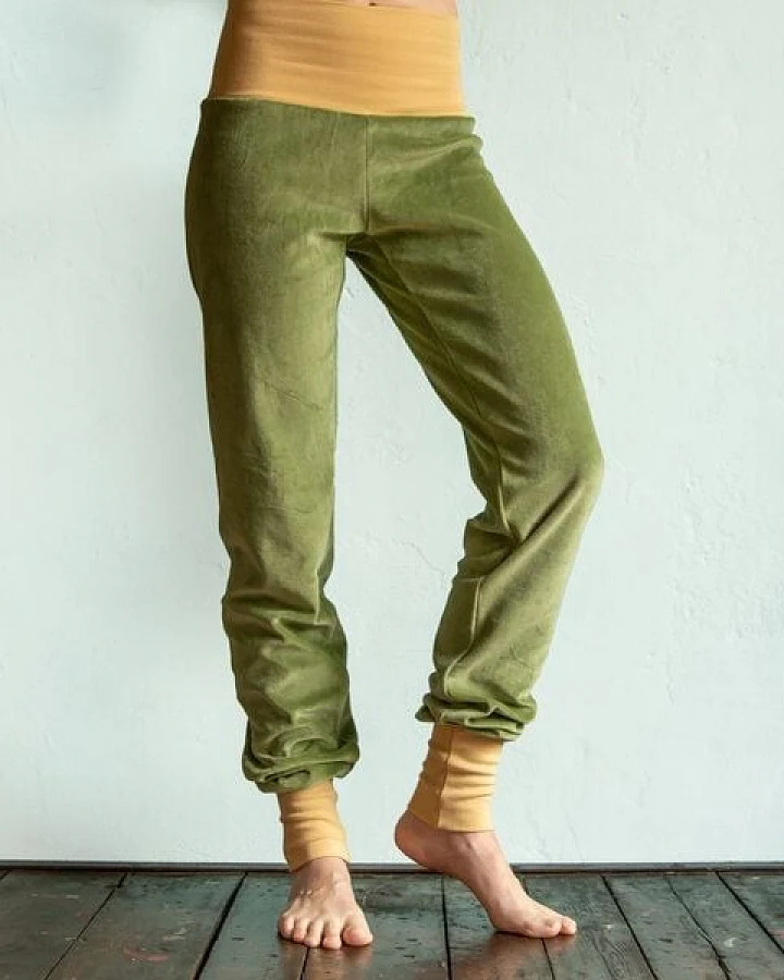 Moss Green / Light Yellow