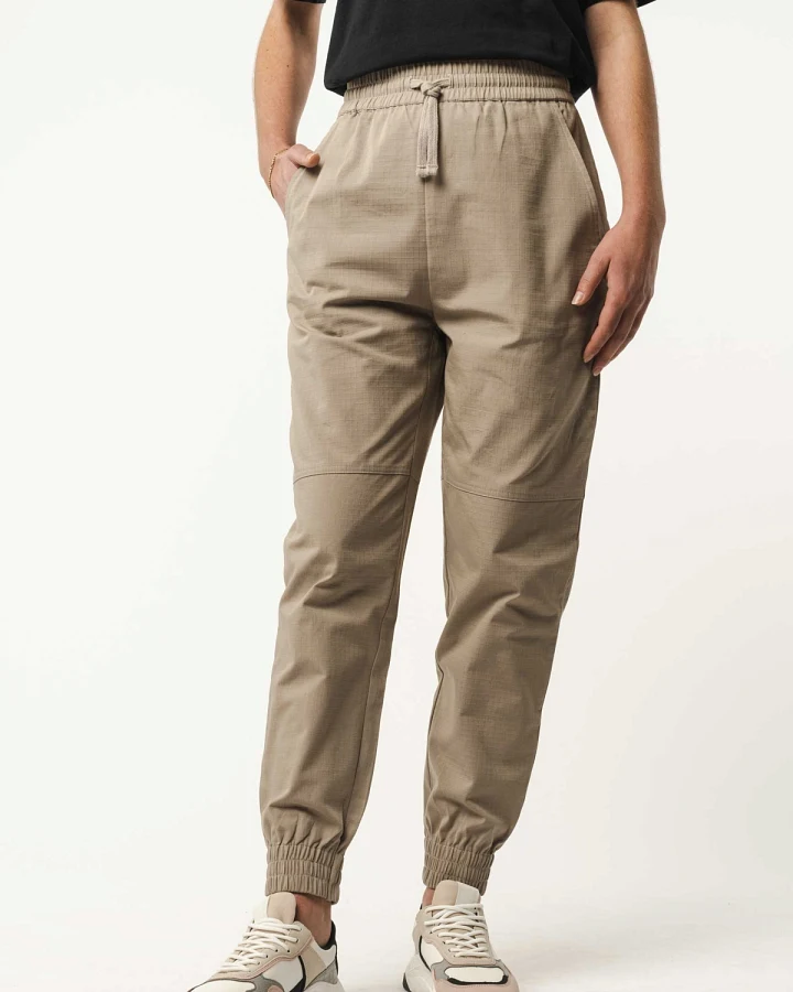 MELA Damen vegan Hose Elastischer Bund Arite Taupe Beige