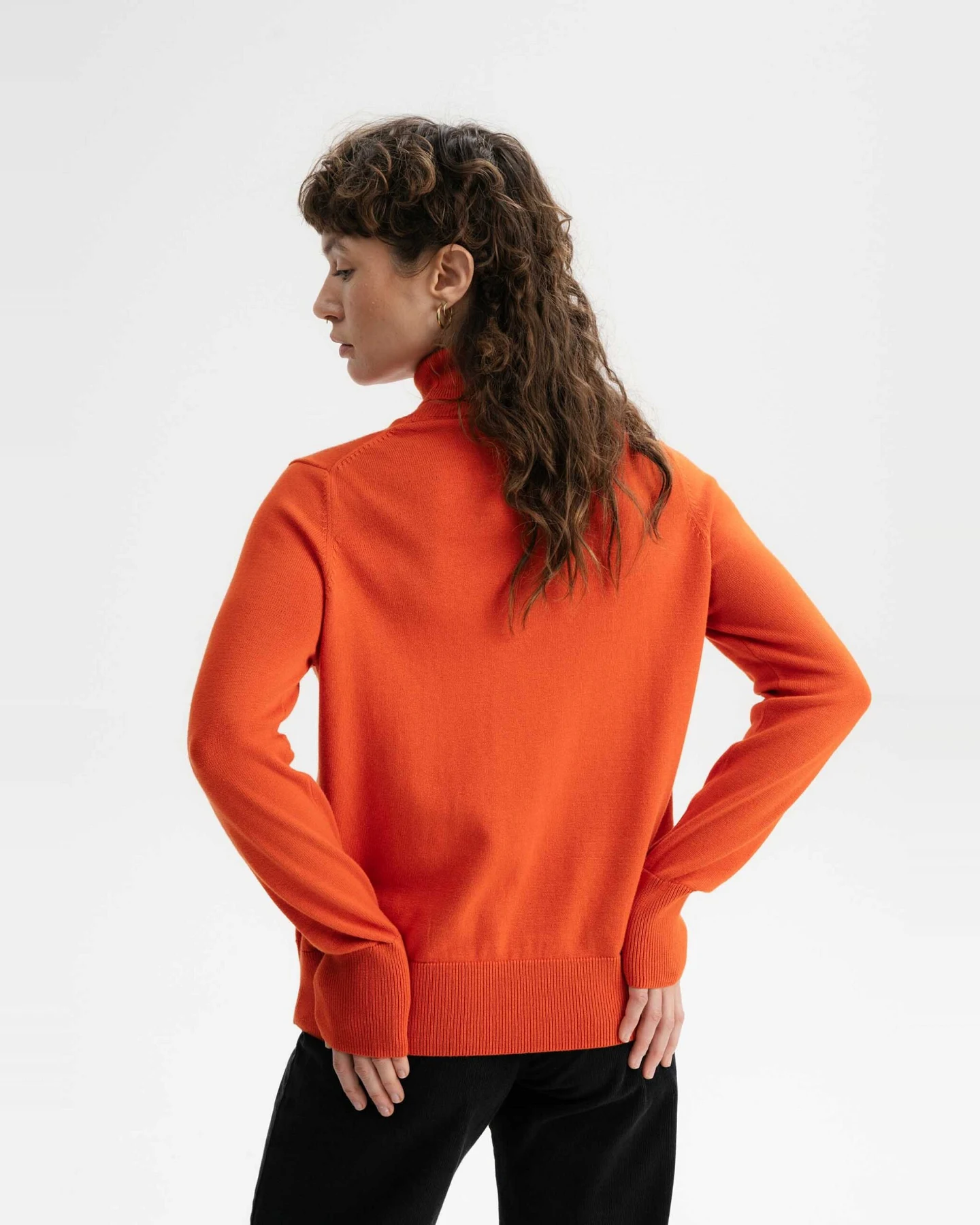 MELA Damen vegan Feinstrickpullover Rollkragen Mayura Orange Ziegel – Ansicht 2