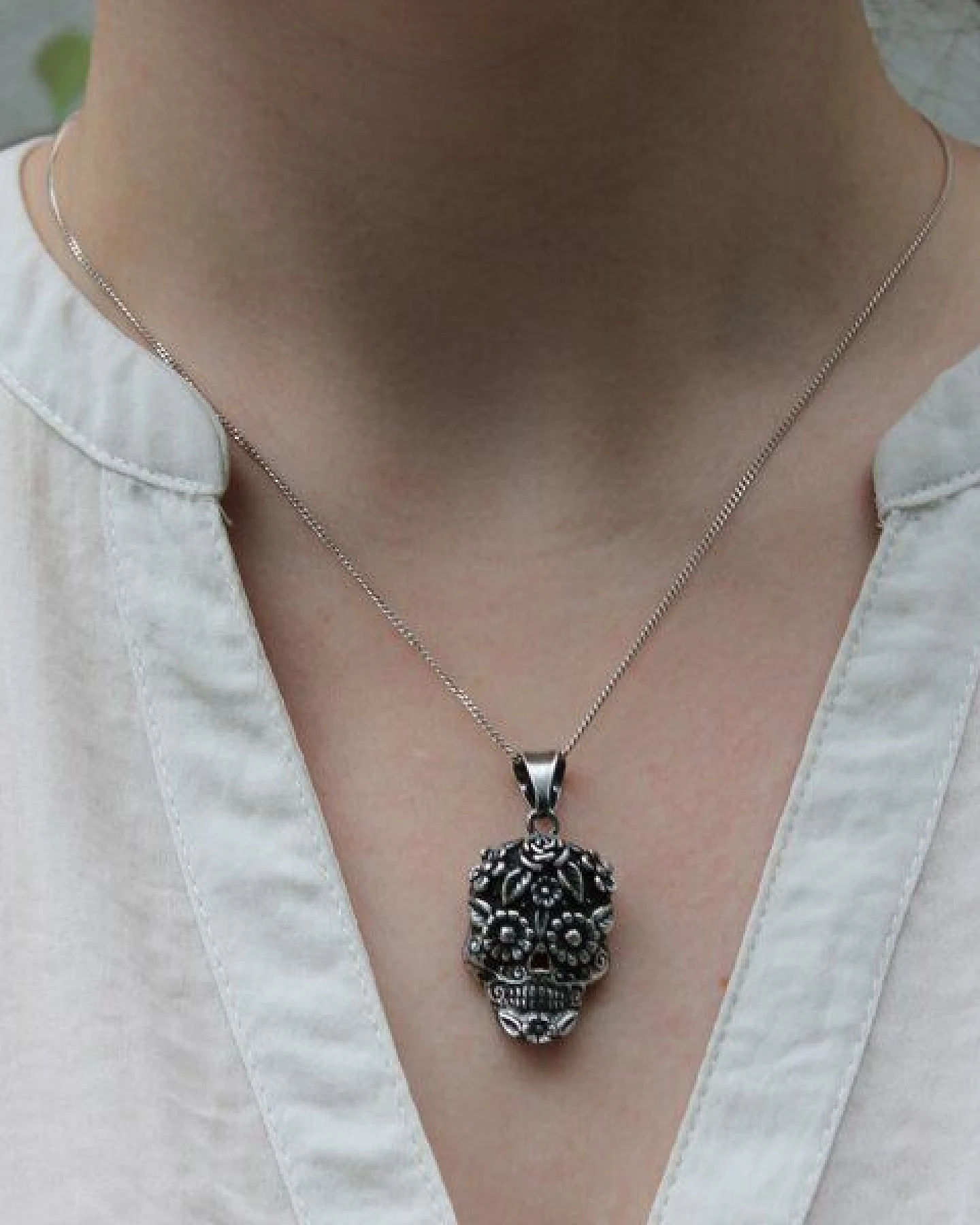 pakilia Silber Kette Rosen Totenkopf Fair-Trade und handmade – Ansicht 2