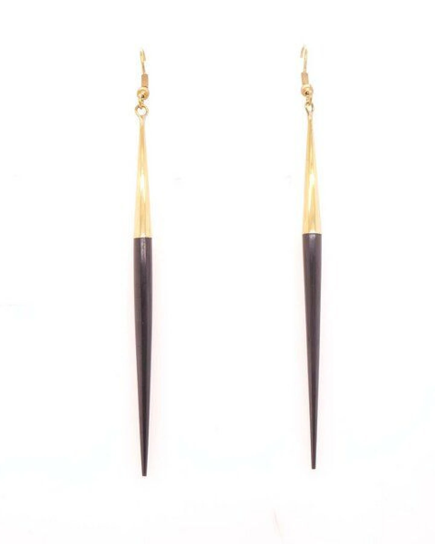 Bawa Hope Messingohrring "Fine Spike Horn schwarz" – Ansicht 2