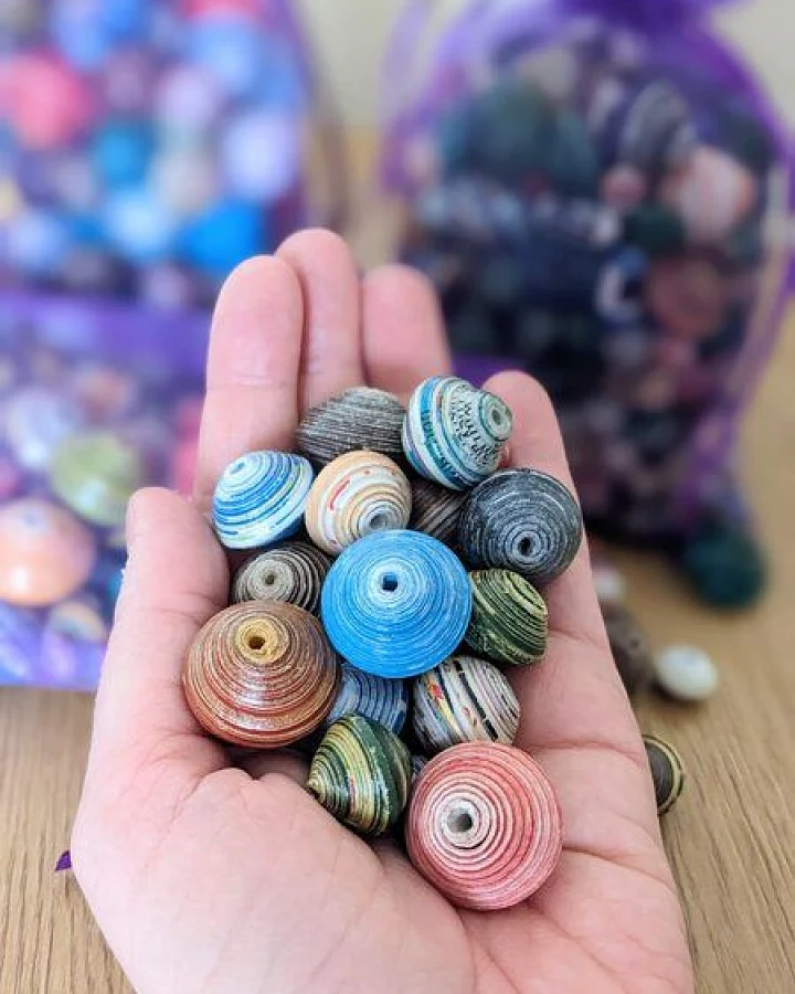 PEARLS OF AFRICA DIY-Handgerollte Papierperlen aus Uganda – nachhaltig kreativ werden