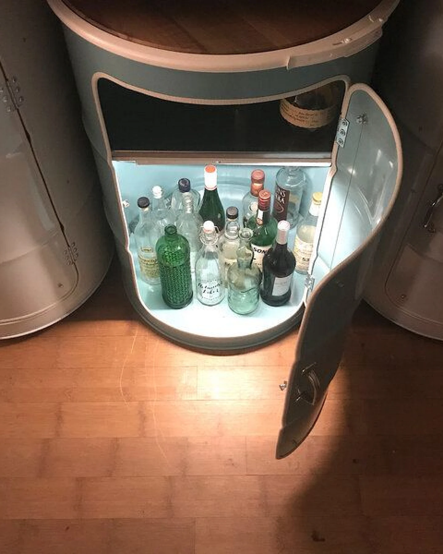 Erweiterungen für große Ölfassmöbel von Lockengelöt: Tischplatten, Rollen, Licht, Schloss etc – Ansicht 3