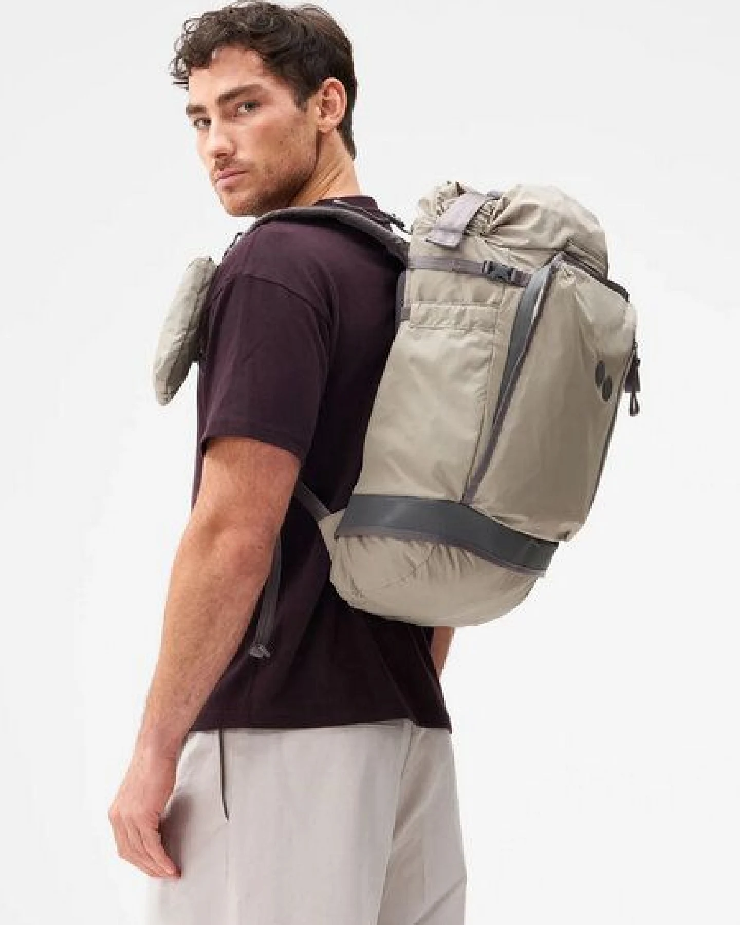 pinqponq Rucksack - KOMUT Medium Backpack - aus recyceltem Nylon – Ansicht 2