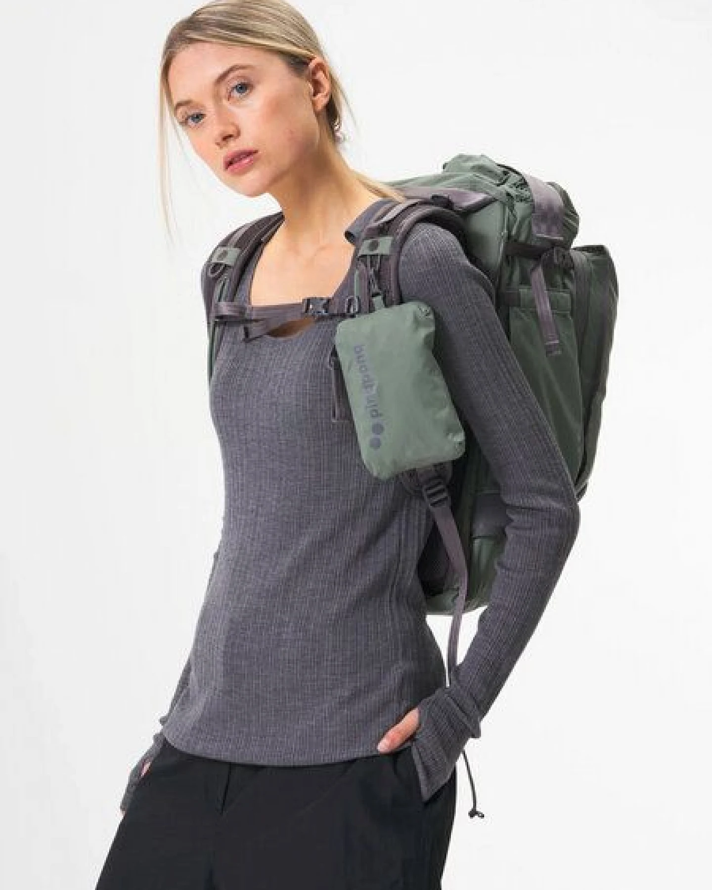 pinqponq Rucksack - KOMUT Medium Backpack - aus recyceltem Nylon – Ansicht 2