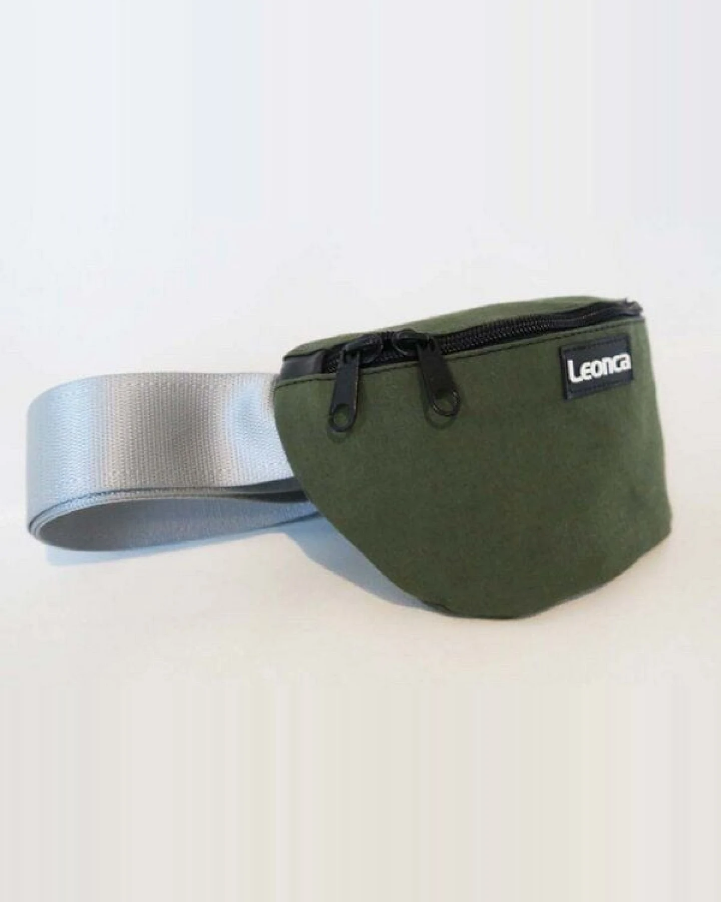 Leonca Upcycling Hip Bag aus Seesackleinen in 3 Größen – Ansicht 2