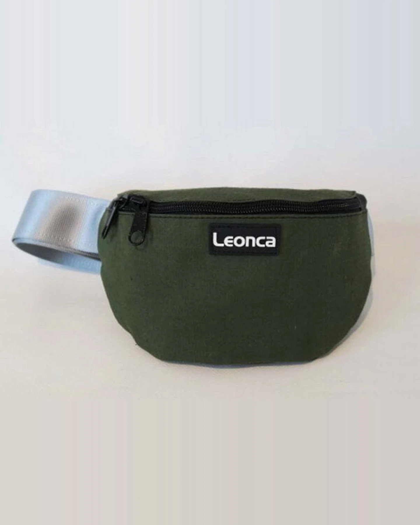Leonca Upcycling Hip Bag aus Seesackleinen in 3 Größen – Ansicht 3