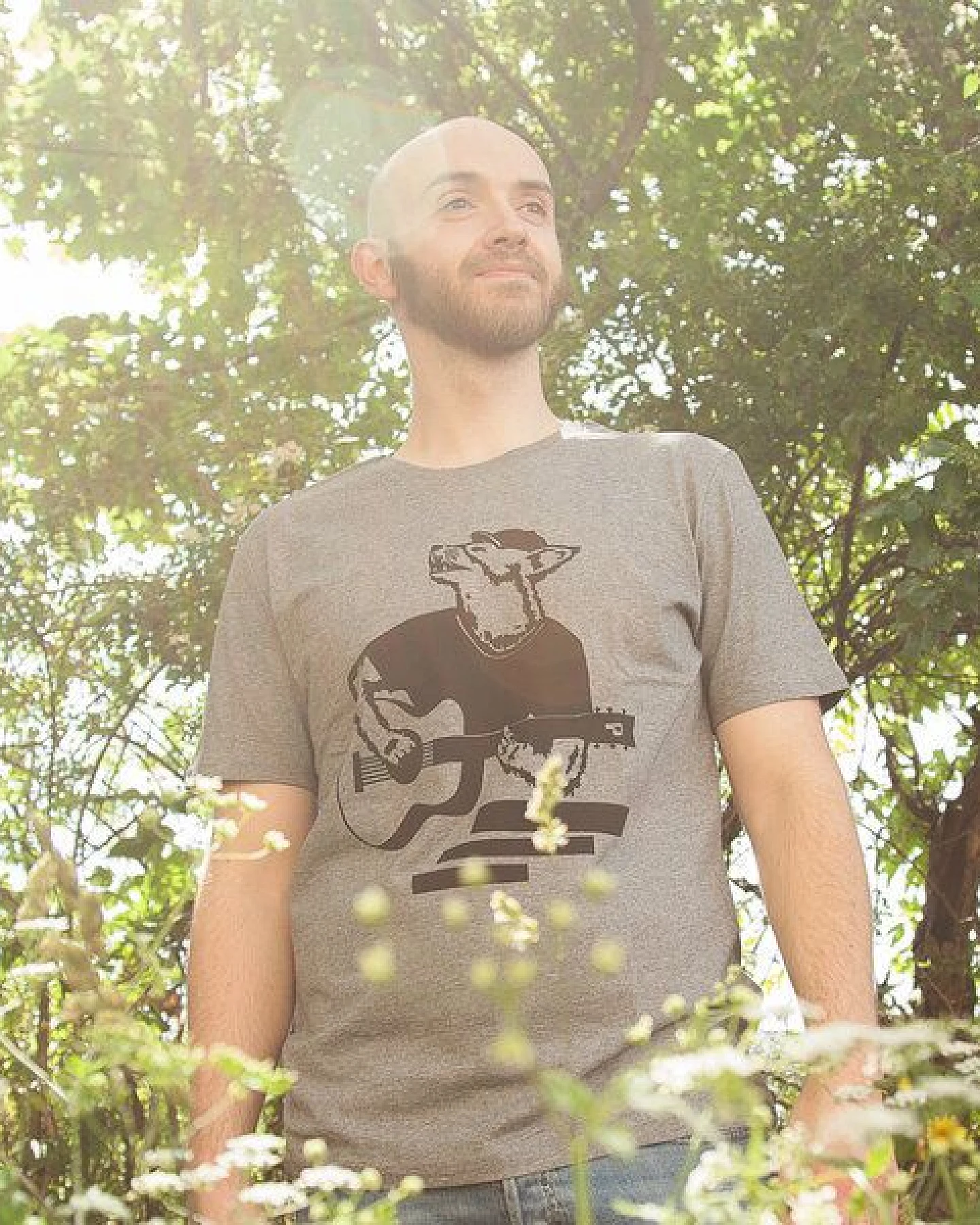 Frank Fuchs mit Gitarre - päfjes Bio Fair Wear Männer/Unisex T-Shirt – Ansicht 3