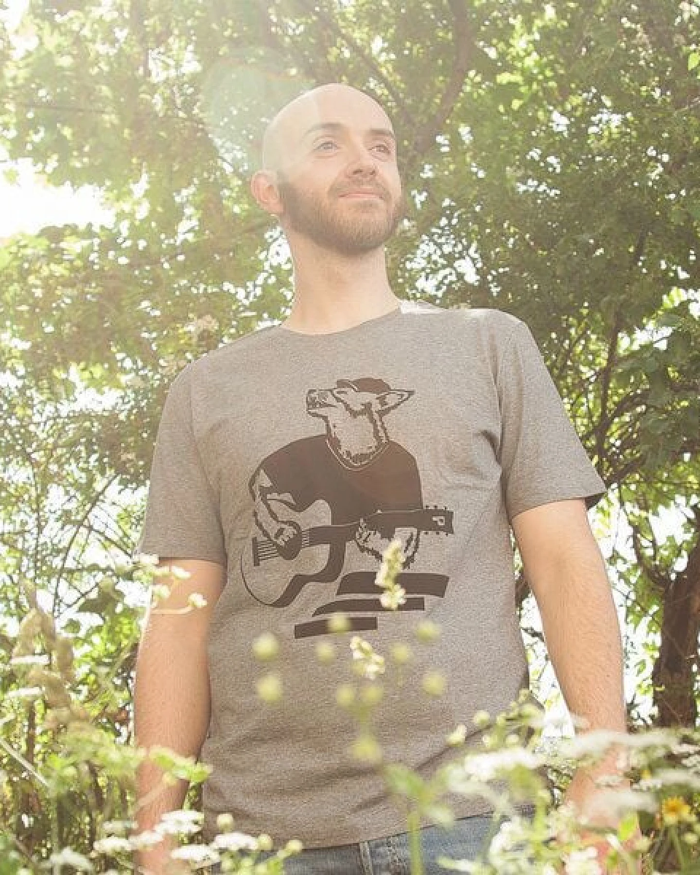 Frank Fuchs mit Gitarre - päfjes Bio Fair Wear Männer/Unisex T-Shirt – Ansicht 3
