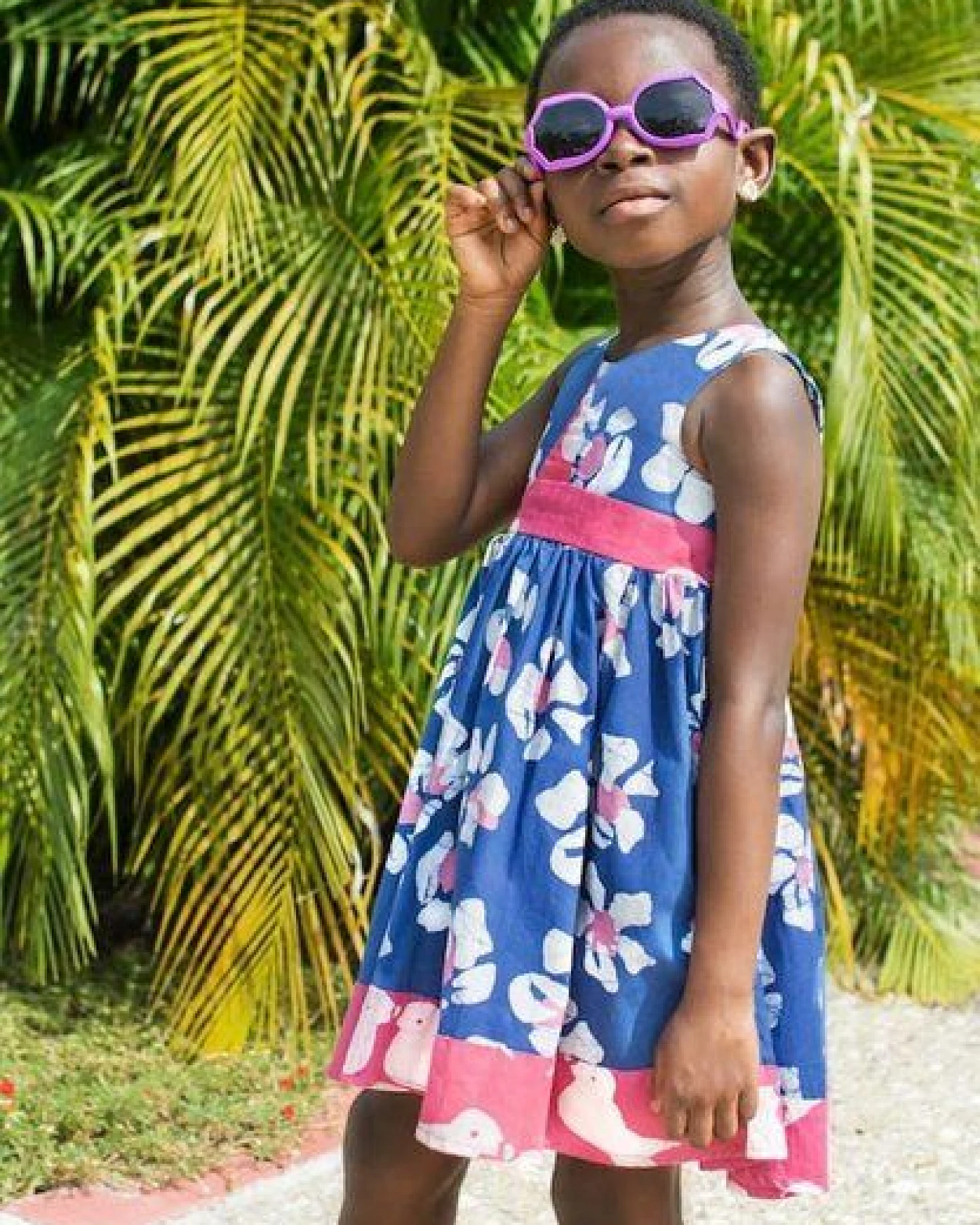 Global Mamas Bio Twirl Kleid - Tropics - Blau – Ansicht 3
