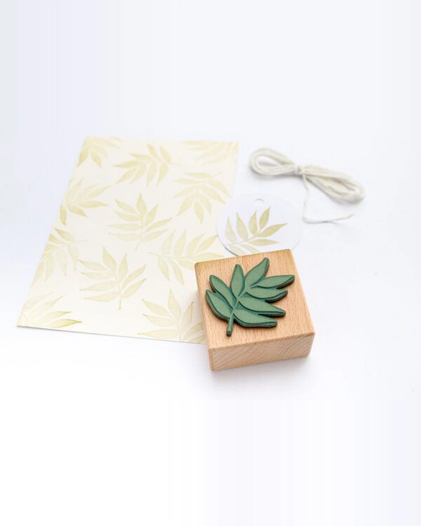 STUDIO KARAMELO STEMPEL ESCHE BLATT – Ansicht 2