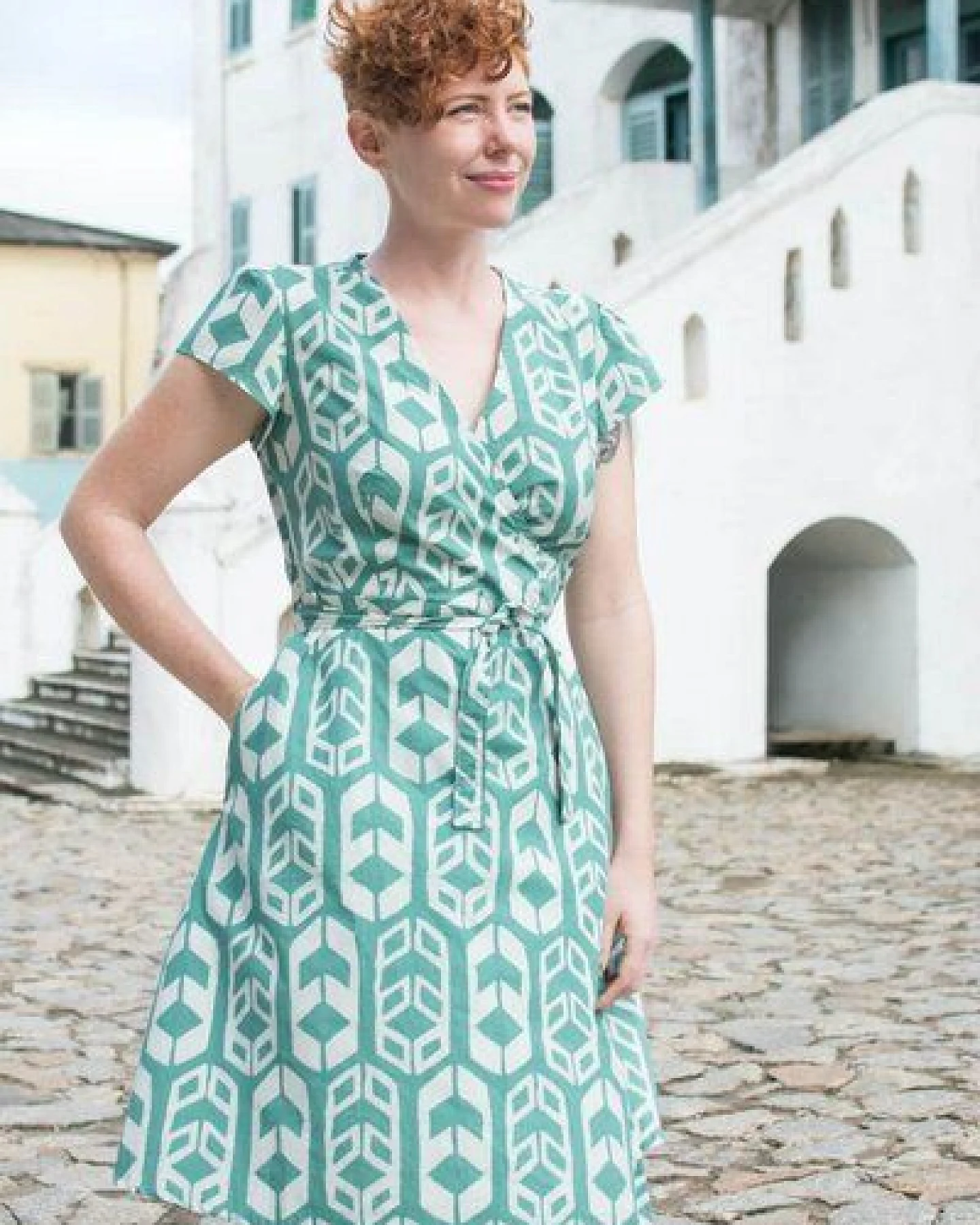 Global Mamas Bio Wickelkleid - WRAP SHIELDS - Sage Grün – Ansicht 2