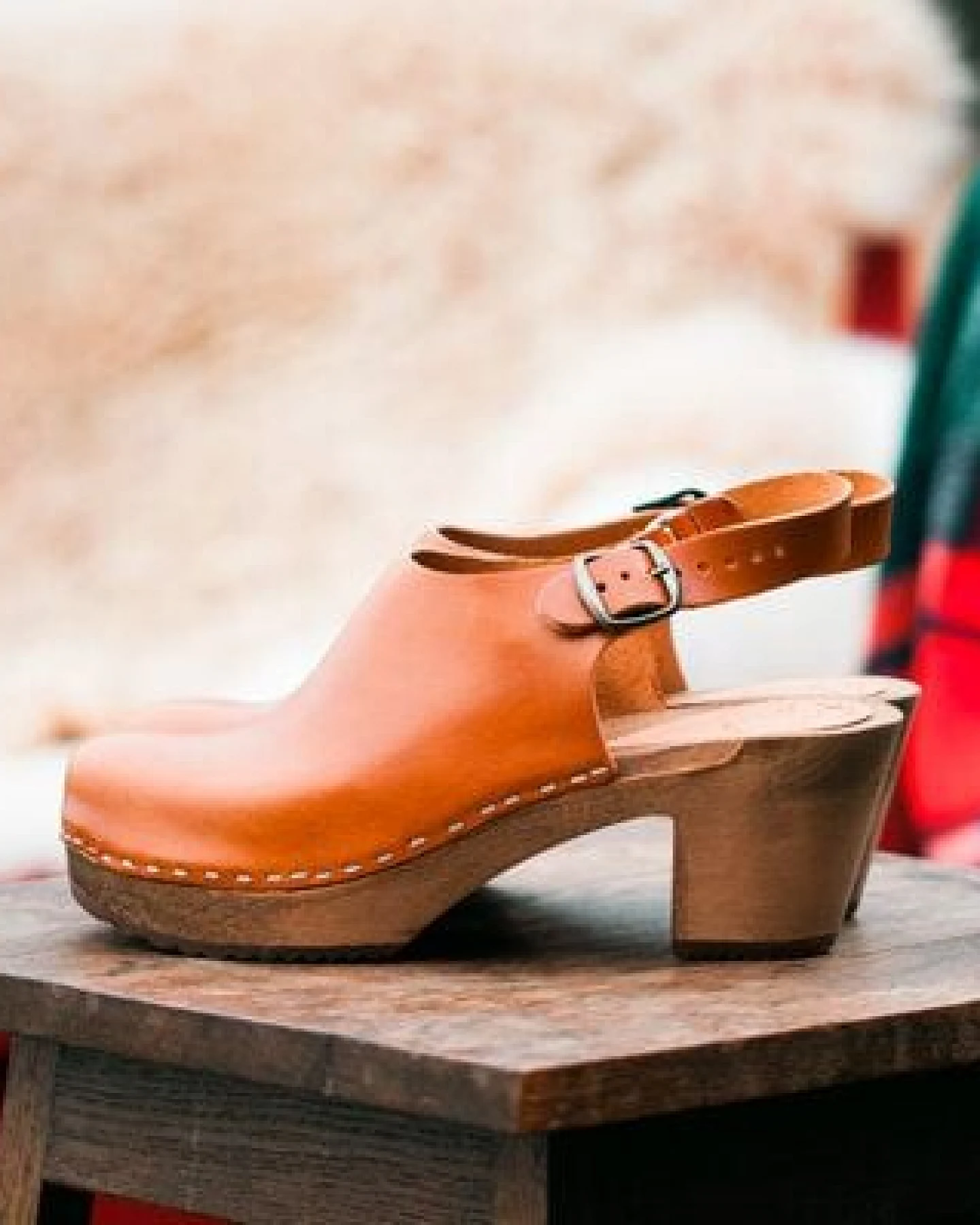 IDÉ - schwedische Holz Clogs von me&myClogs - high mid heel – Ansicht 2