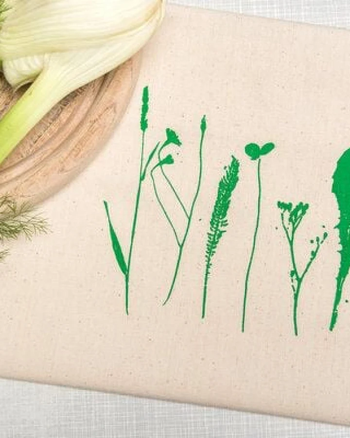 Hirschkind Bio- & Fair-Trade-Geschirrtuch 'Finnischer Garten' naturfarben