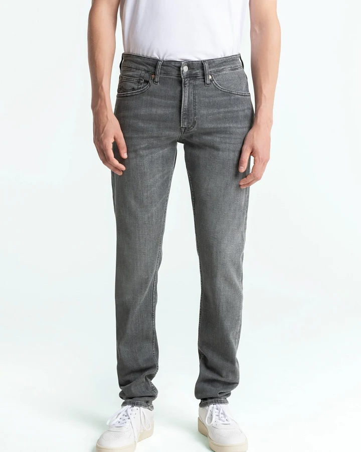 Kings of Indigo Herren vegan Jeans Charles Sophia Hellgrau