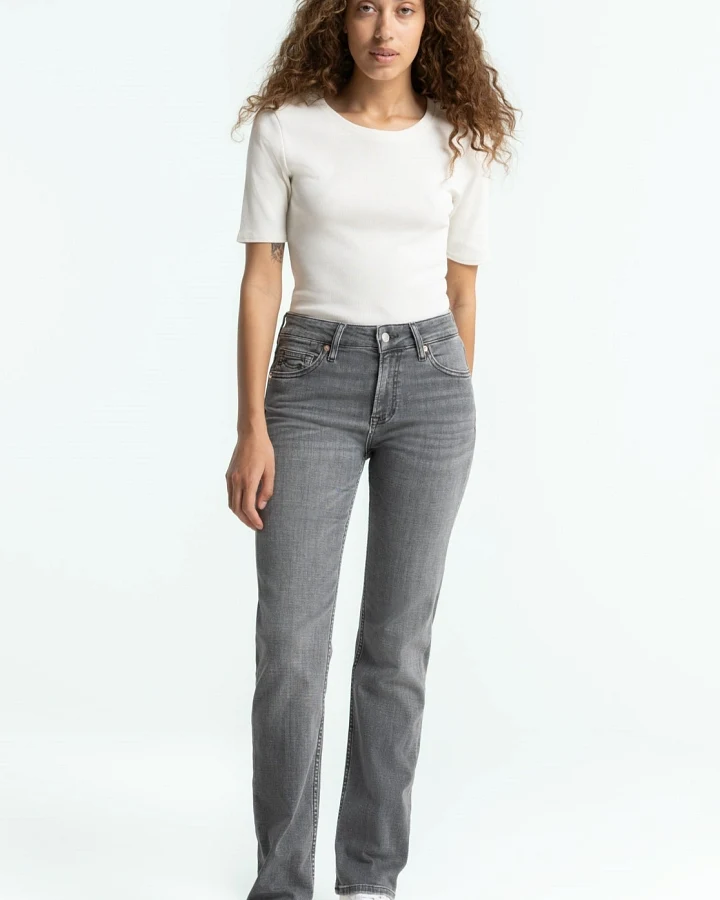 Kings of Indigo Damen vegan Jeans Emiko Sophia Hellgrau
