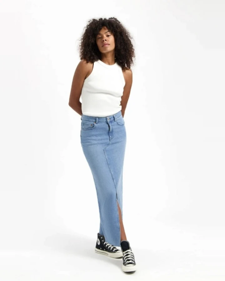 Kuyichi Damen vegan Rock Denim Emilia Hellblau