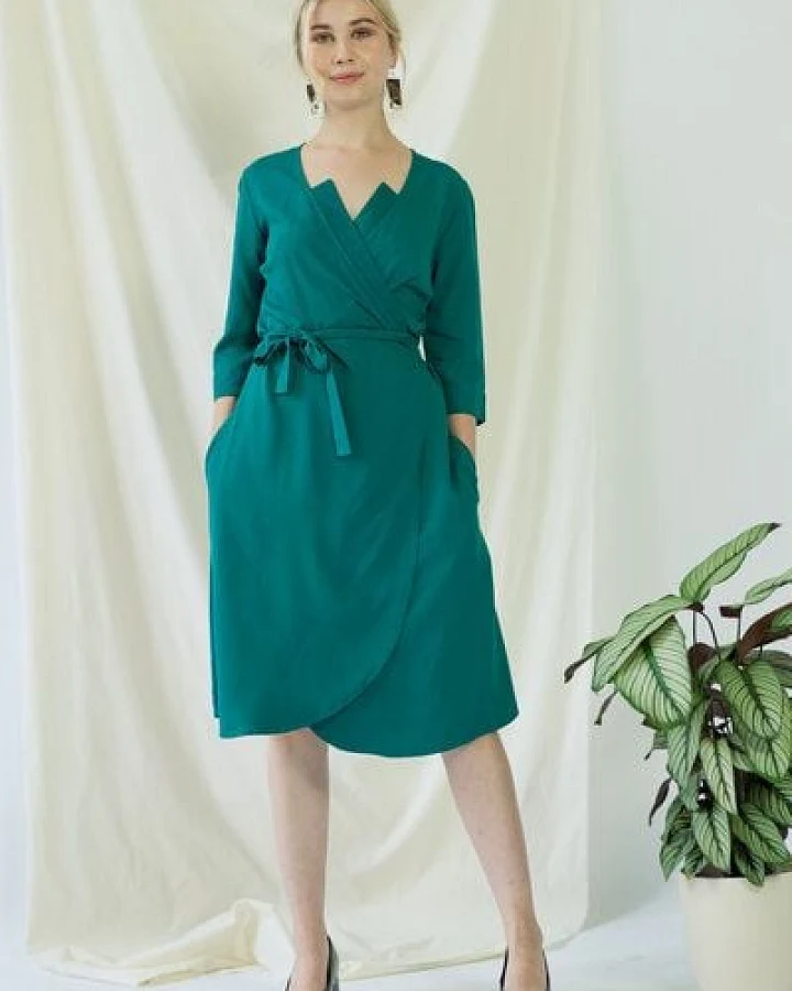 AYANI Elegantes klassisches Wickelkleid
