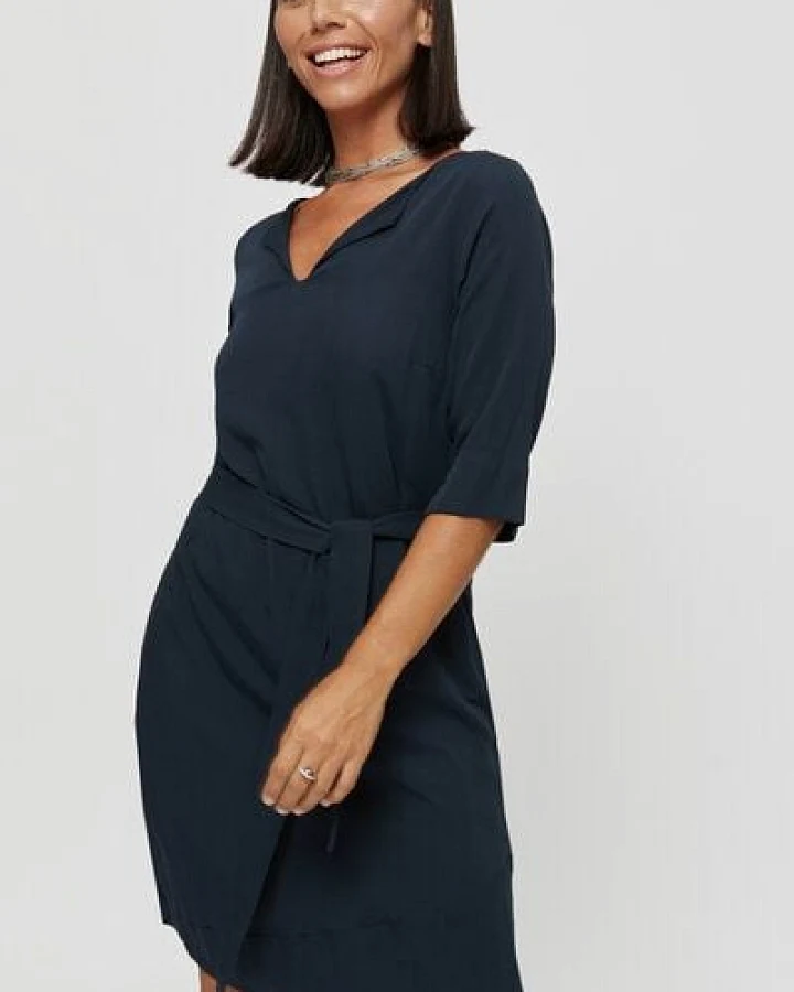 AYANI CATHERINE Kleid mit optionalem Gürtel