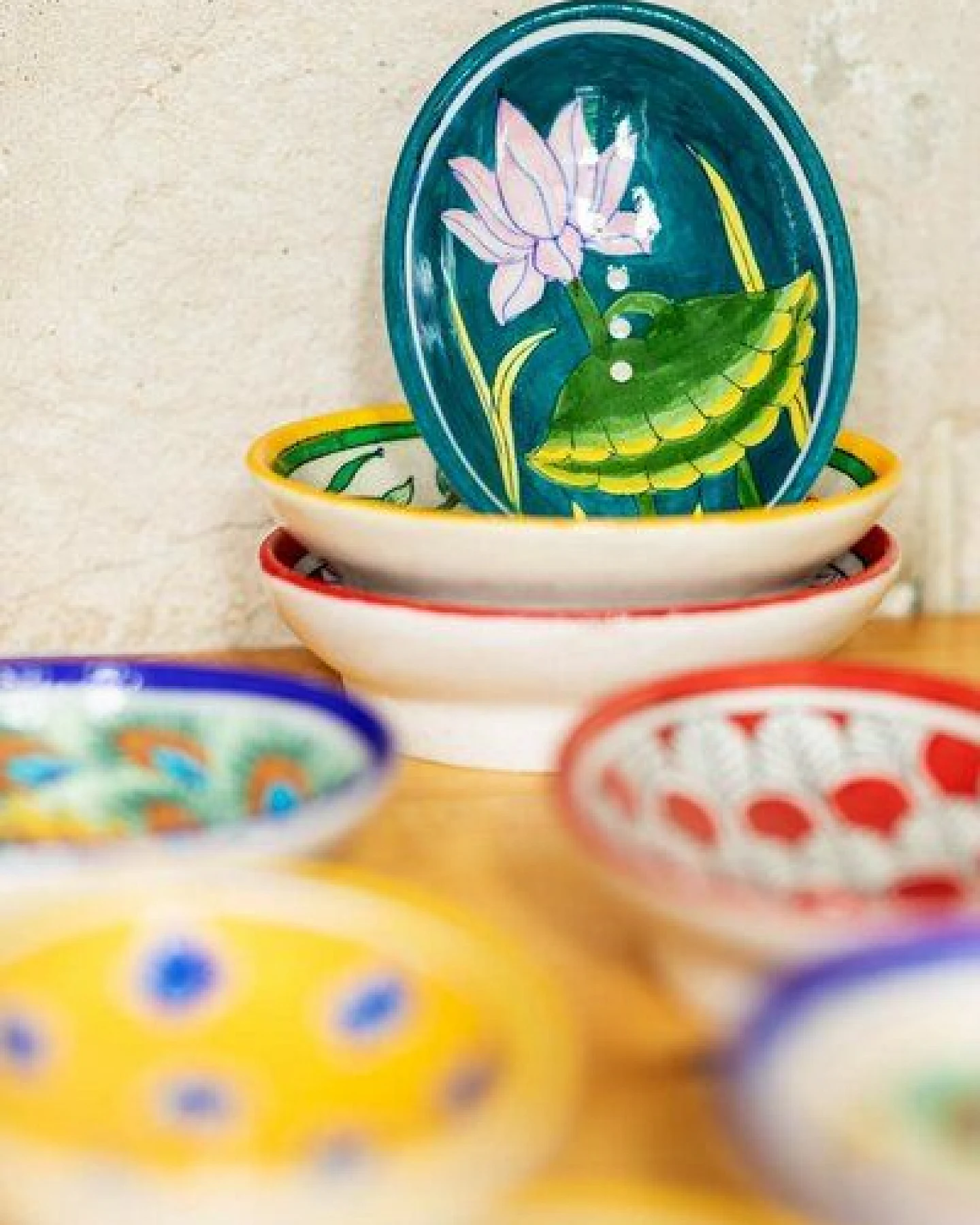 TRANQUILLO Blue Pottery Seifenschale von Hand geformt und bemalt – Ansicht 2