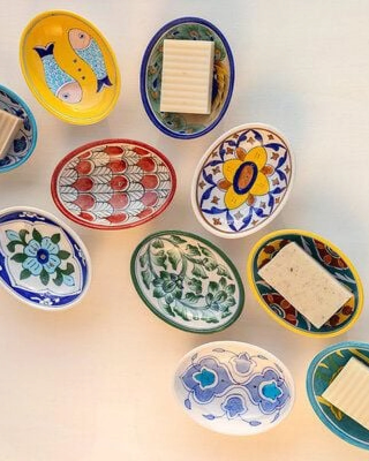 TRANQUILLO Blue Pottery Seifenschale von Hand geformt und bemalt – Ansicht 3