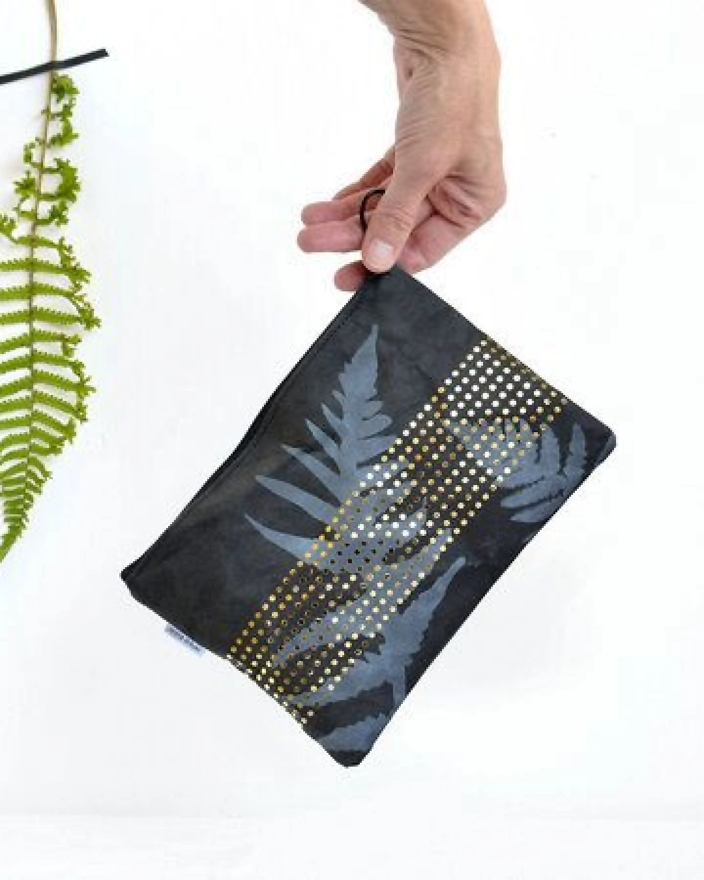 renna deluxe Farn Etui mit Gold Pünktchen Taschenorganizer, vegan – Ansicht 3