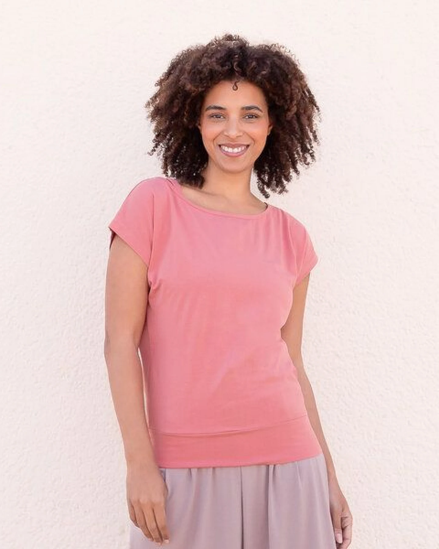 Jaya SMILLA Tencel - Damen - lockeres Shirt für Yoga und Freizeit aus Tencel-Baumwoll-Mix – Ansicht 2