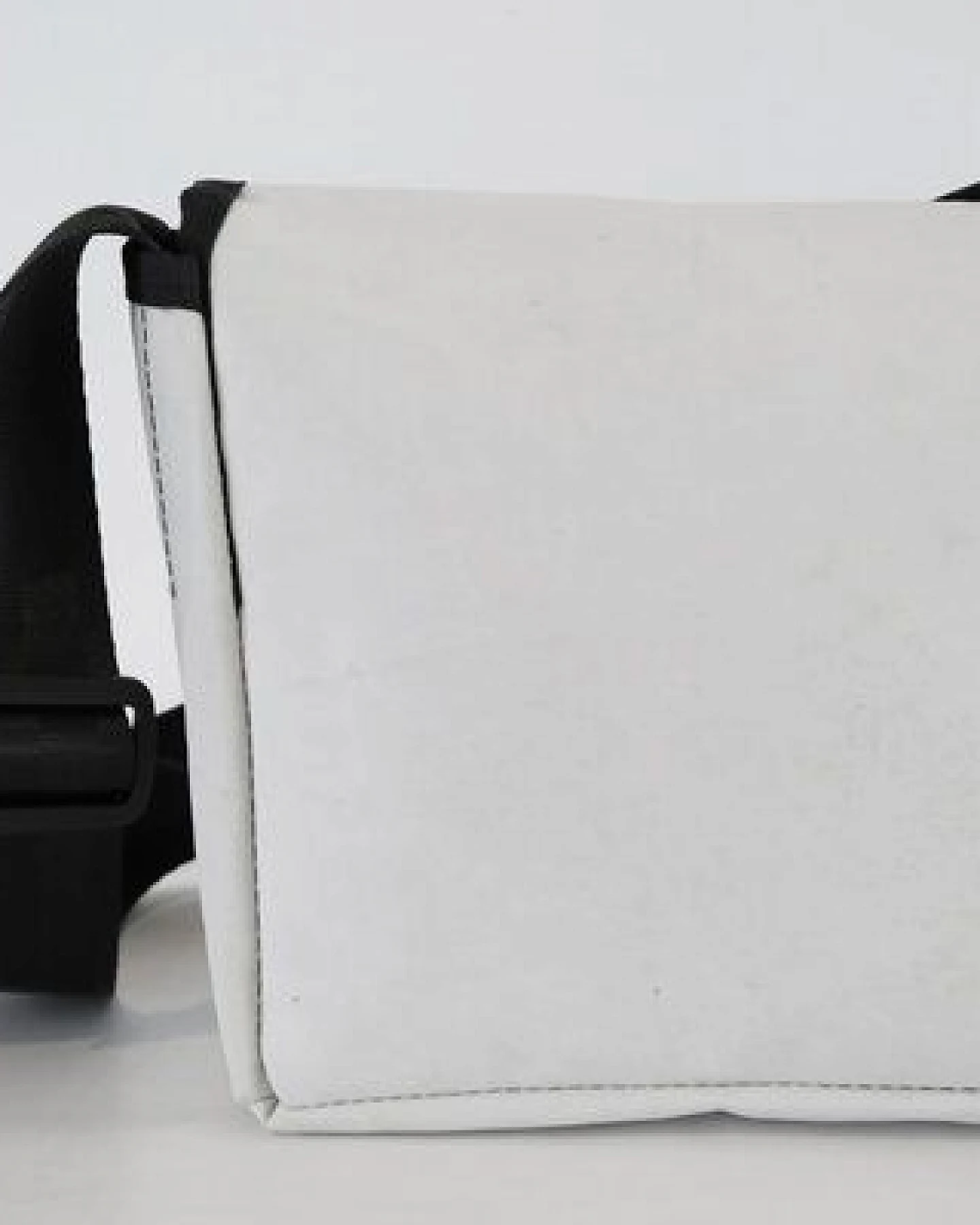 Leonca Tasche aus recyceltem Segel in 5 Größen – Ansicht 3