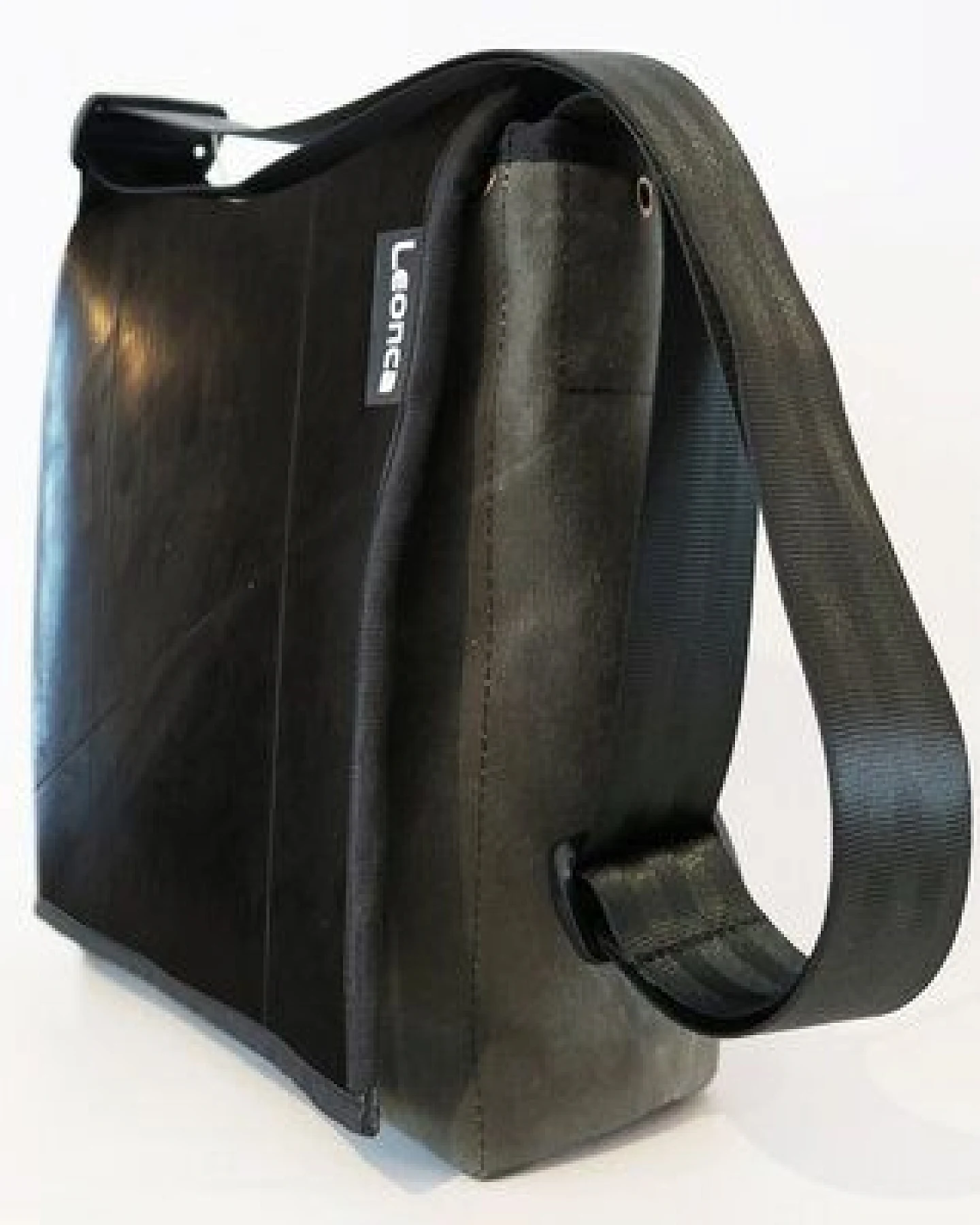 Leonca Taschen aus Traktorschlauch & Leinen in 5 Größen – Ansicht 2