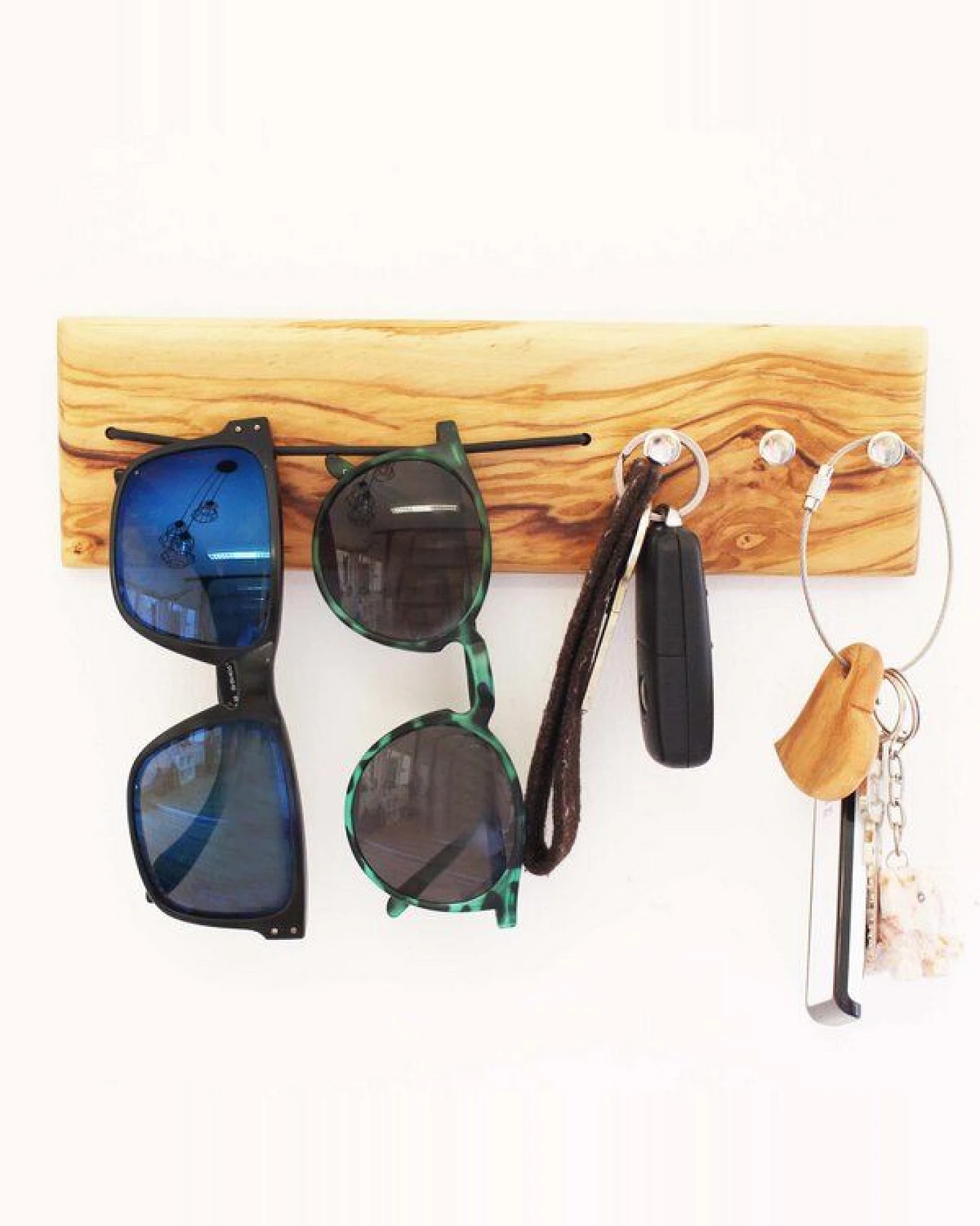 Mitienda Shop Schlüsselbrett aus Holz mit Brillenhalter – Ansicht 2