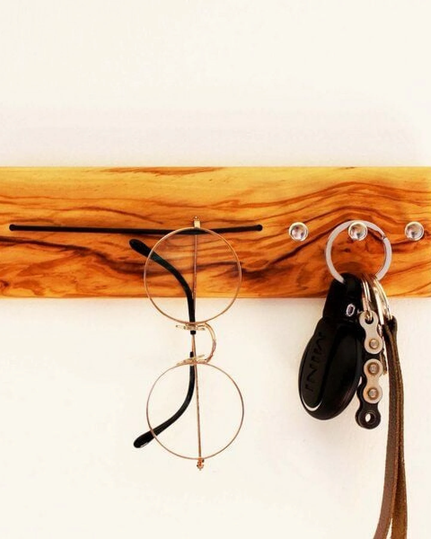 Mitienda Shop Schlüsselbrett aus Holz mit Brillenhalter – Ansicht 3