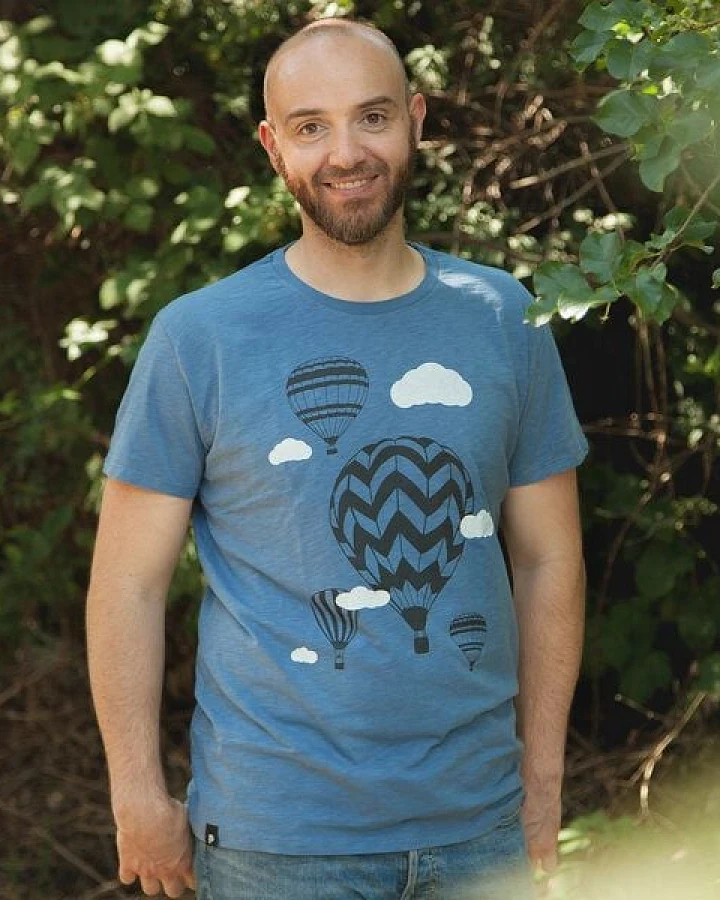 päfjes Heißluftballons & Wolken - Fair gehandeltes Männer T-Shirt - Slub Blue