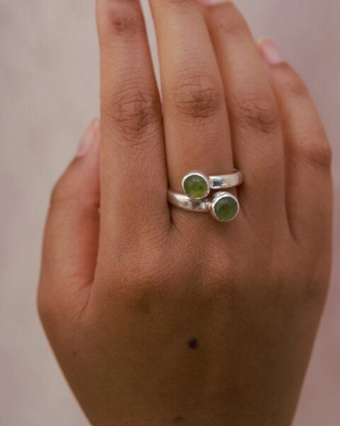 pakilia Silber Ring doppelte Peridot-steinen Fair-Trade und handmade – Ansicht 4