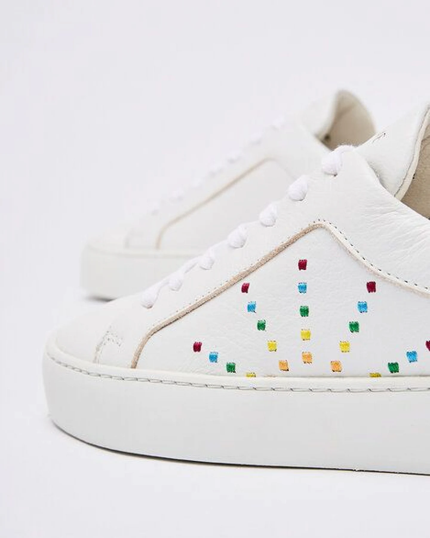 NINE TO FIVE #gràcia - minimalistischer Damen Laced Sneaker aus Bioleder – Ansicht 2