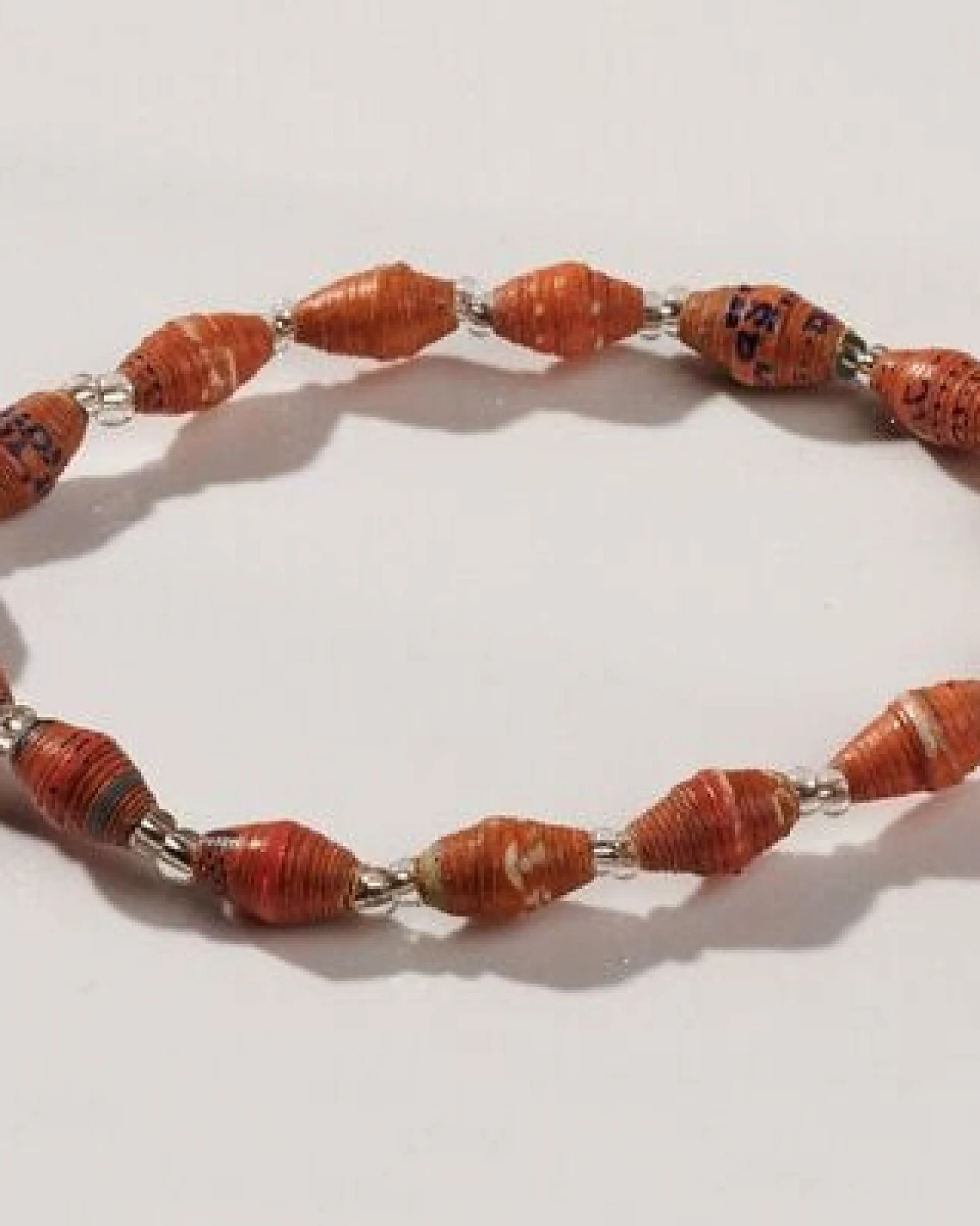 PEARLS OF AFRICA Filigranes Armband aus Papierperlen "ACHOLI" recycelt – Ansicht 2